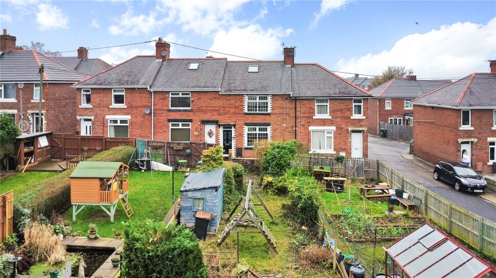 2 bedroom Mid Terrace House for sale