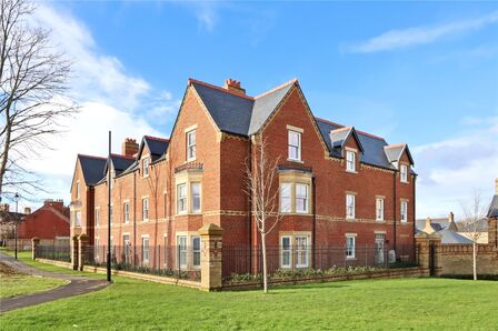 Bowes Gate Drive, 2 bedroom Flat for sale, &pound;249,950
