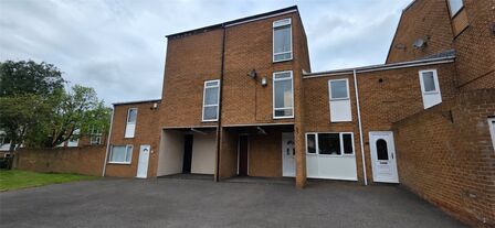 3 bedroom Mid Terrace House for sale