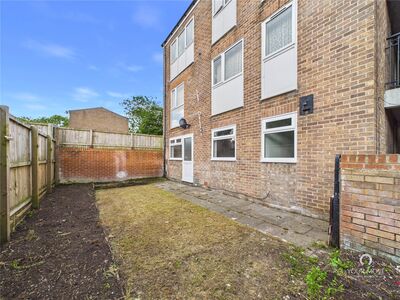 Alnwick Court, 2 bedroom Flat to rent, &pound;650 pcm