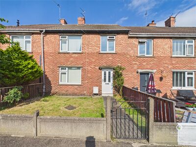 3 bedroom Mid Terrace House for sale