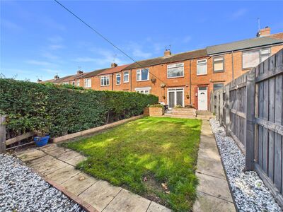 3 bedroom Mid Terrace House for sale
