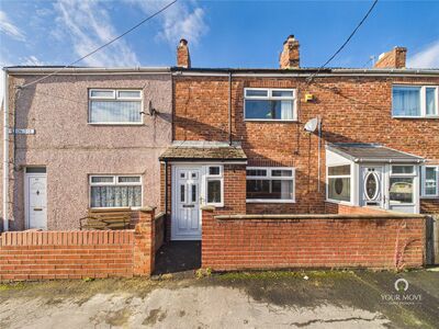 2 bedroom Mid Terrace House for sale