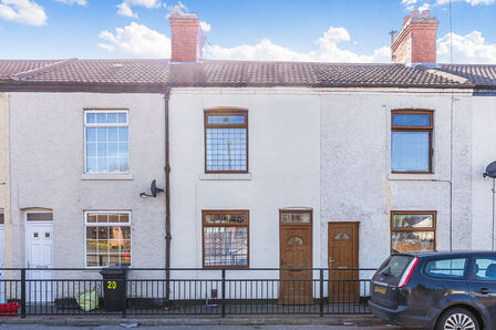 3 bedroom Mid Terrace House to rent