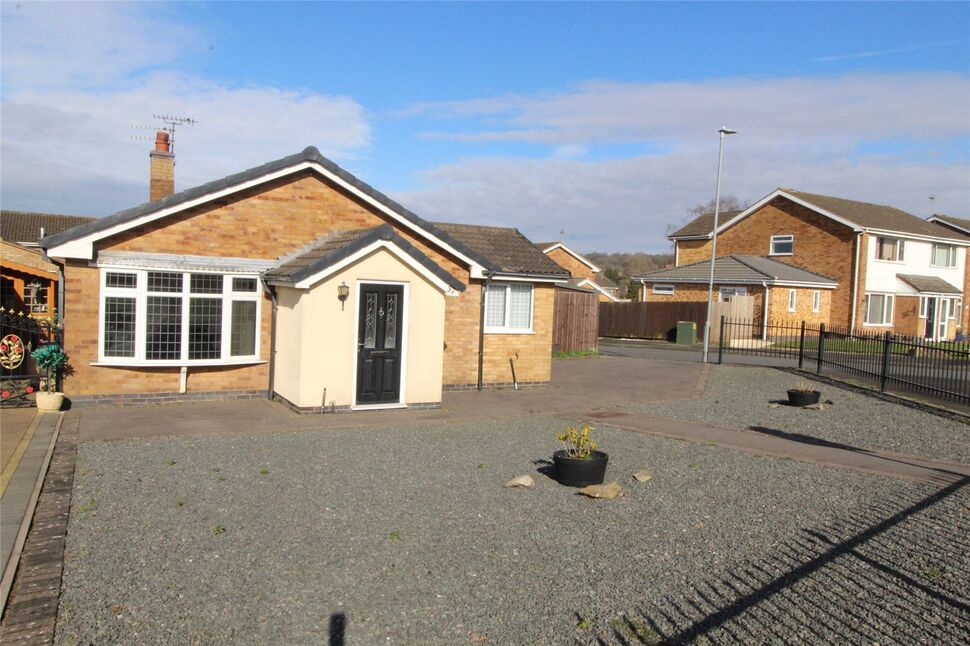 3 bedroom End Terrace House for sale, London Road, Coalville, LE67 £