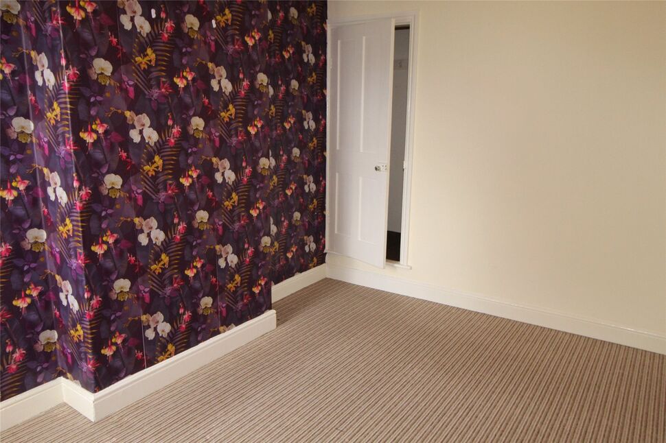 3 bedroom Mid Terrace House for sale, Ashburton Road, Hugglescote, LE67