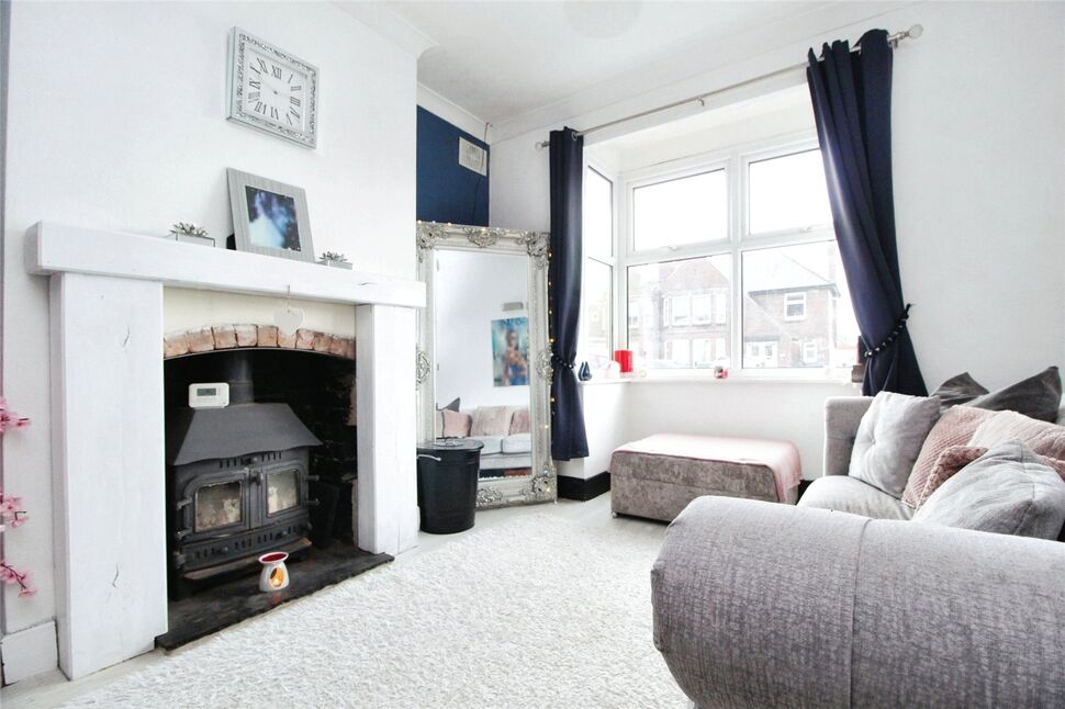 3 bedroom End Terrace House for sale, London Road, Coalville, LE67 £