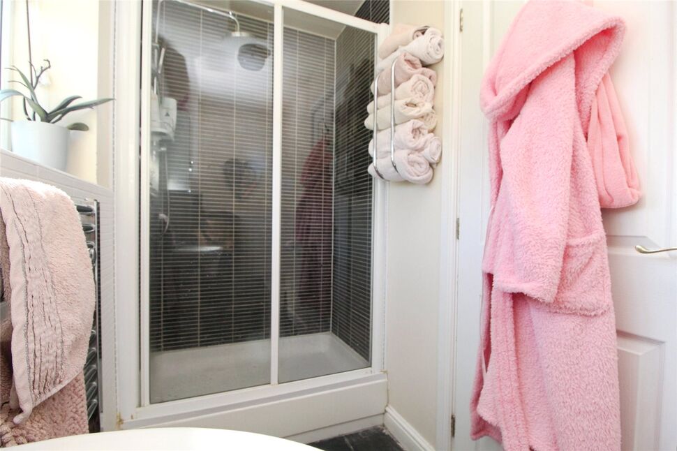 En-Suite Bathroom
