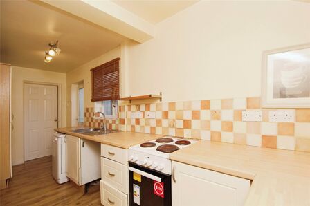 2 bedroom Mid Terrace House for sale