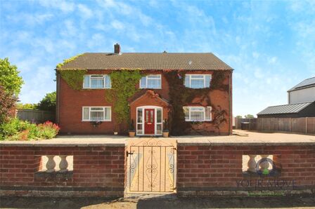 Main Street, 4 bedroom Detached House for sale, £685,000