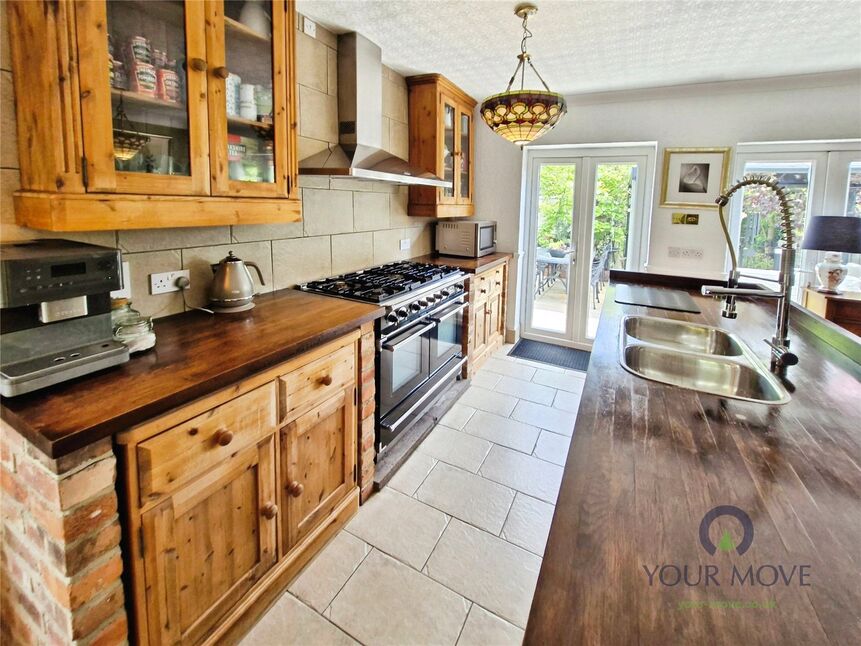 Kitchen / Lounge / Diner
