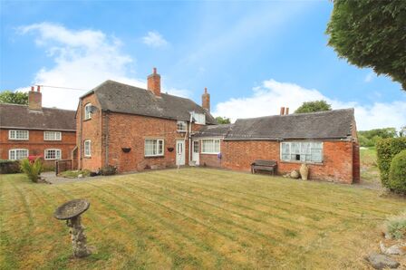 2 bedroom Detached House for sale
