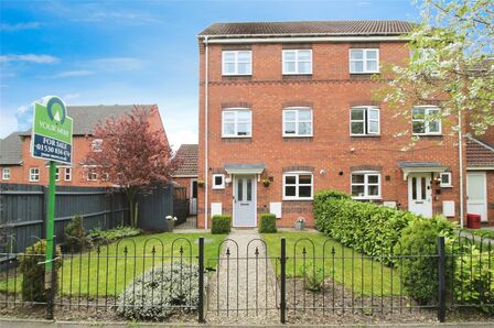 Brouder Close, 4 bedroom End Terrace House for sale, £250,000