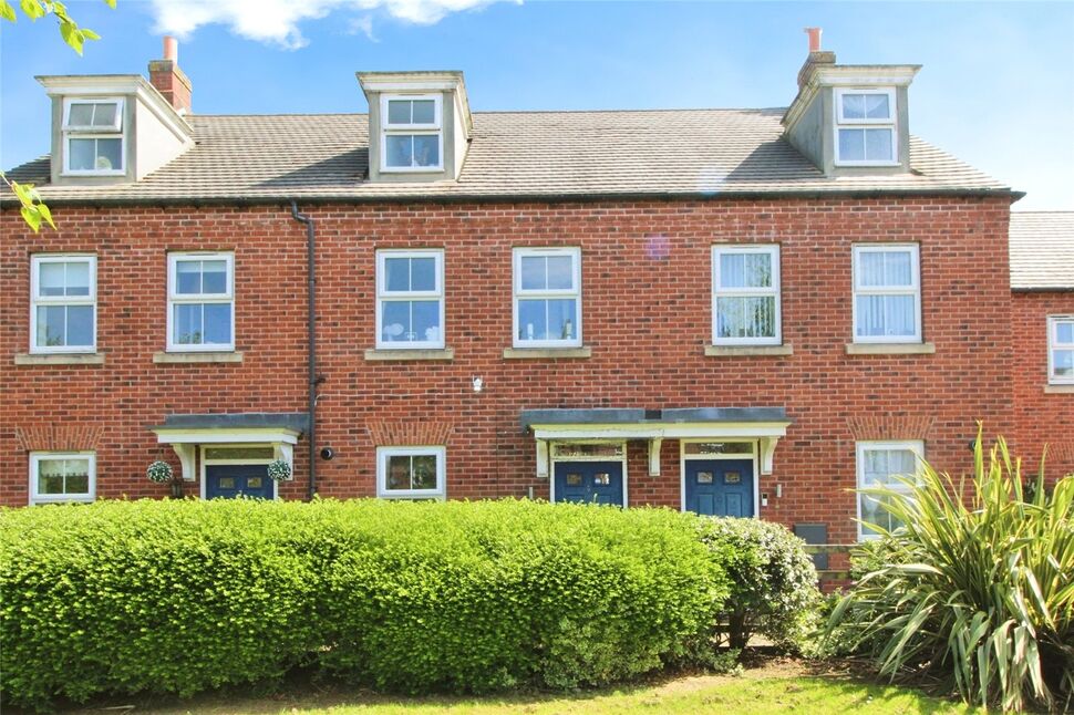 3 bedroom Mid Terrace House for sale