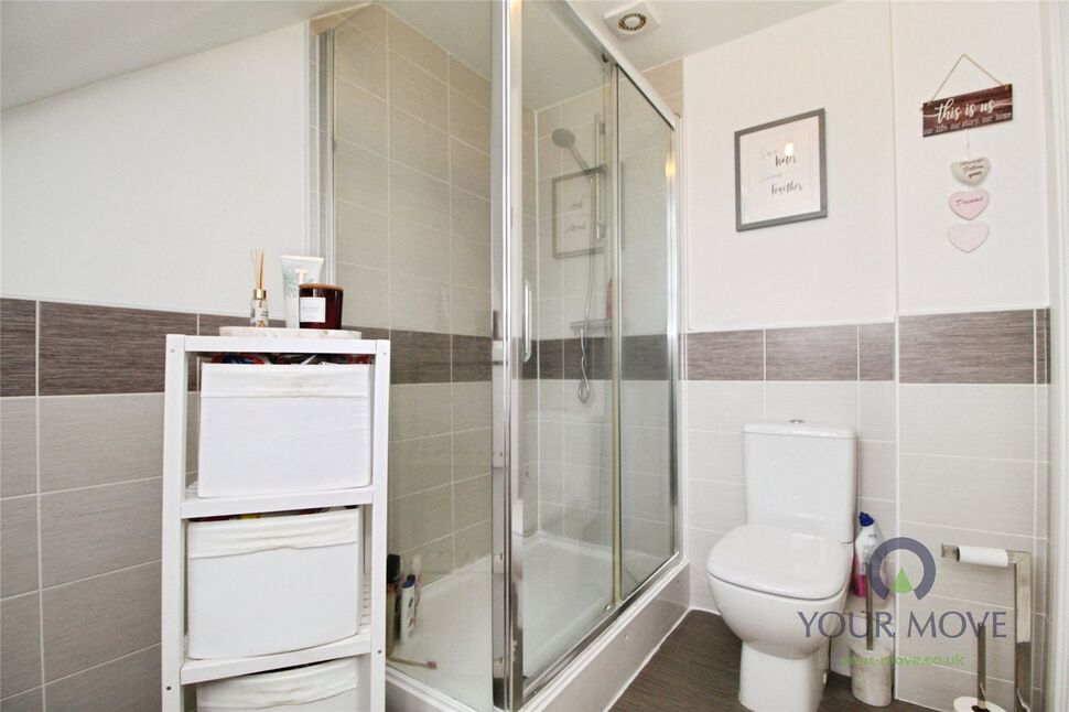En-Suite Bathroom