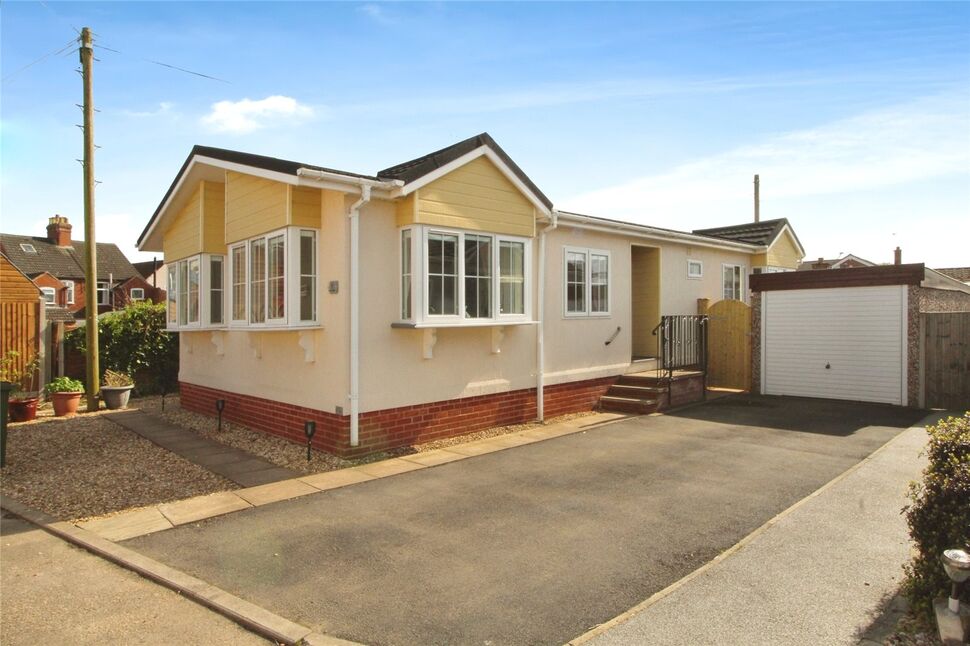 2 bedroom Detached Property for sale