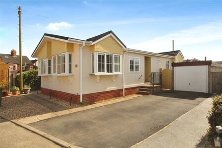 2 bedroom Detached Property for sale