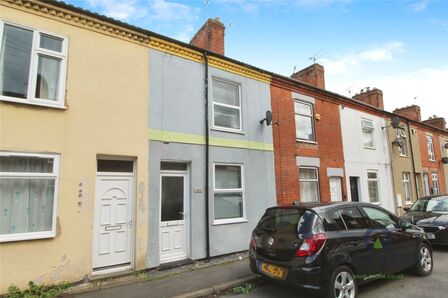 Margaret Street, 2 bedroom Mid Terrace House for sale, £150,000