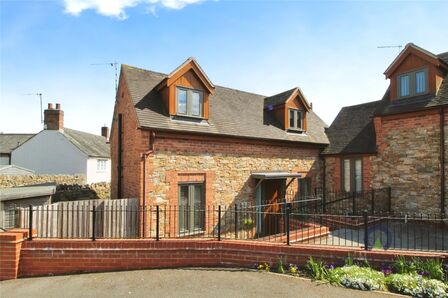 2 bedroom Link Detached House for sale