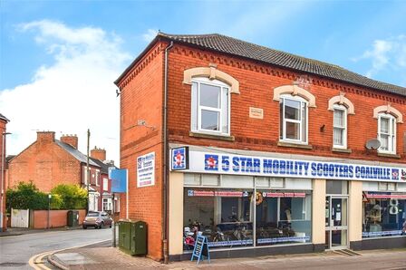 Owen Street, 1 bedroom  Flat for sale, £70,000