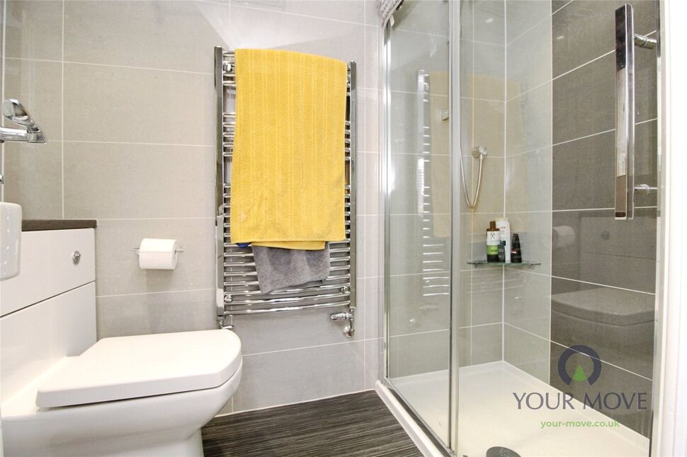 En-Suite Bathroom