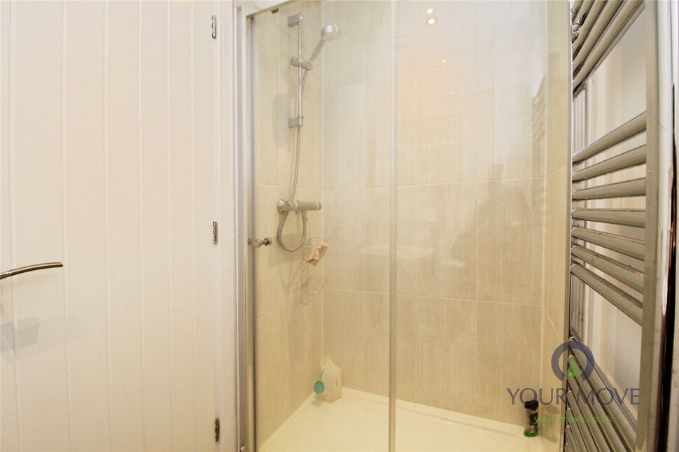 En-Suite Bathroom
