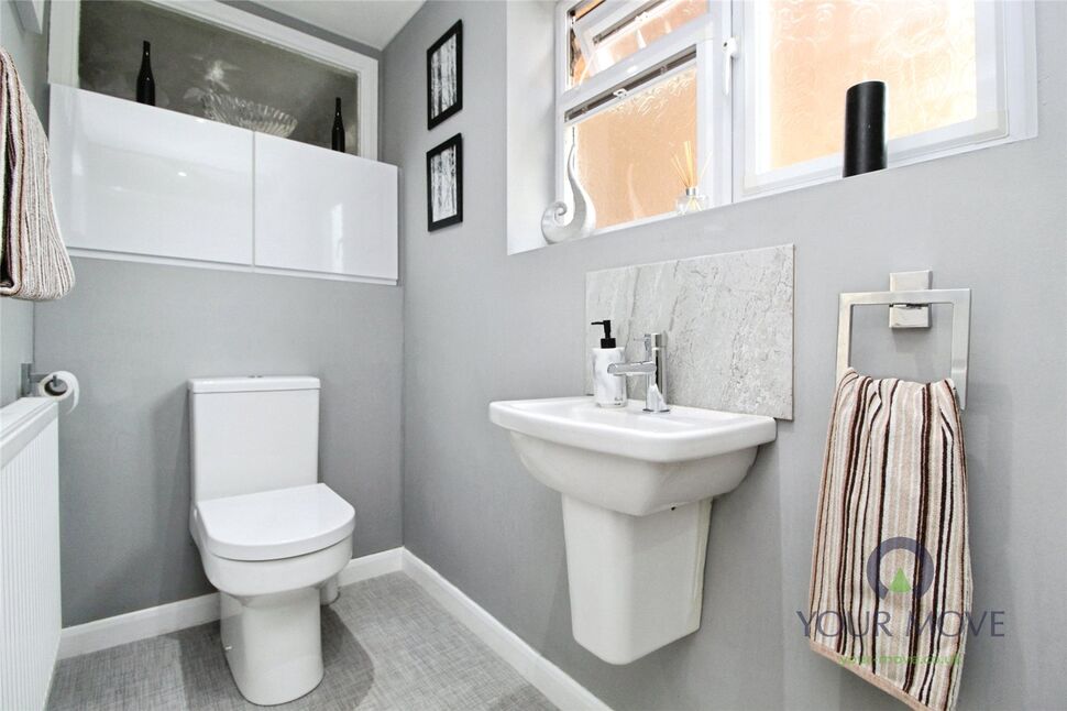 En-Suite Bathroom