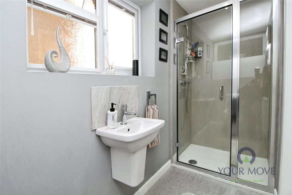 En-Suite Bathroom