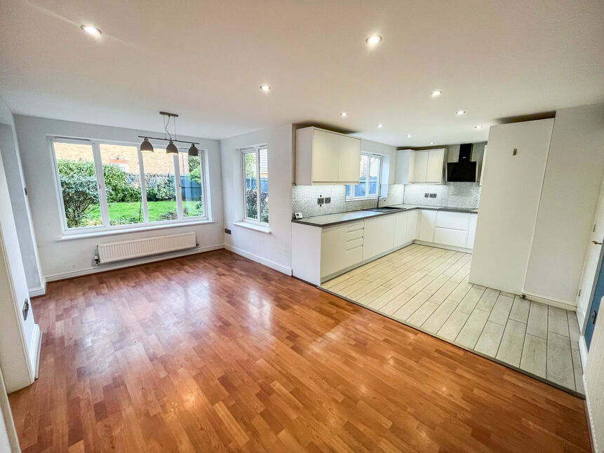 Kitchen / Living / Diner