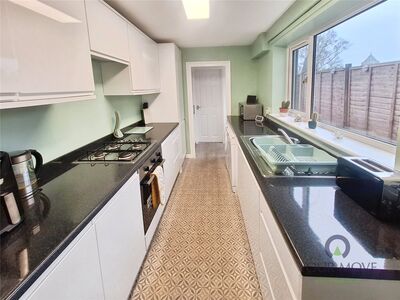3 bedroom Mid Terrace House for sale