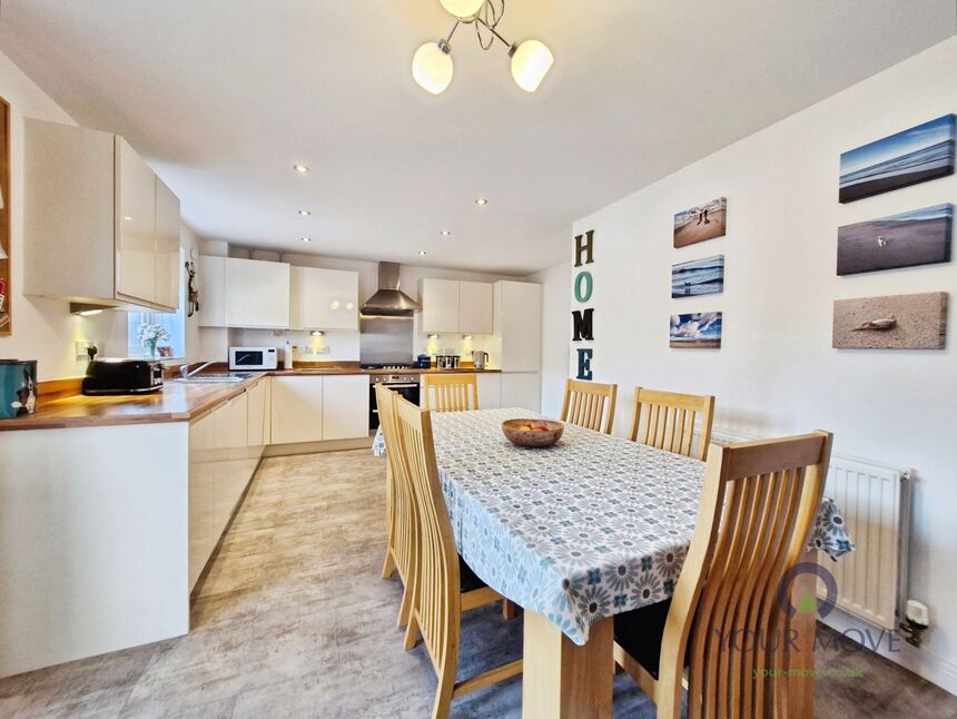 Kitchen / Dining Room