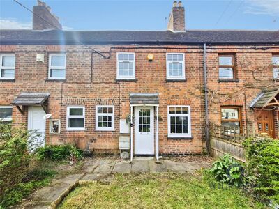 3 bedroom Mid Terrace House for sale