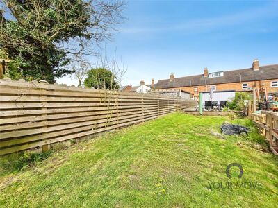 3 bedroom Mid Terrace House for sale