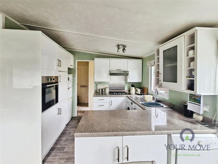 Kitchen / Lounge / Diner