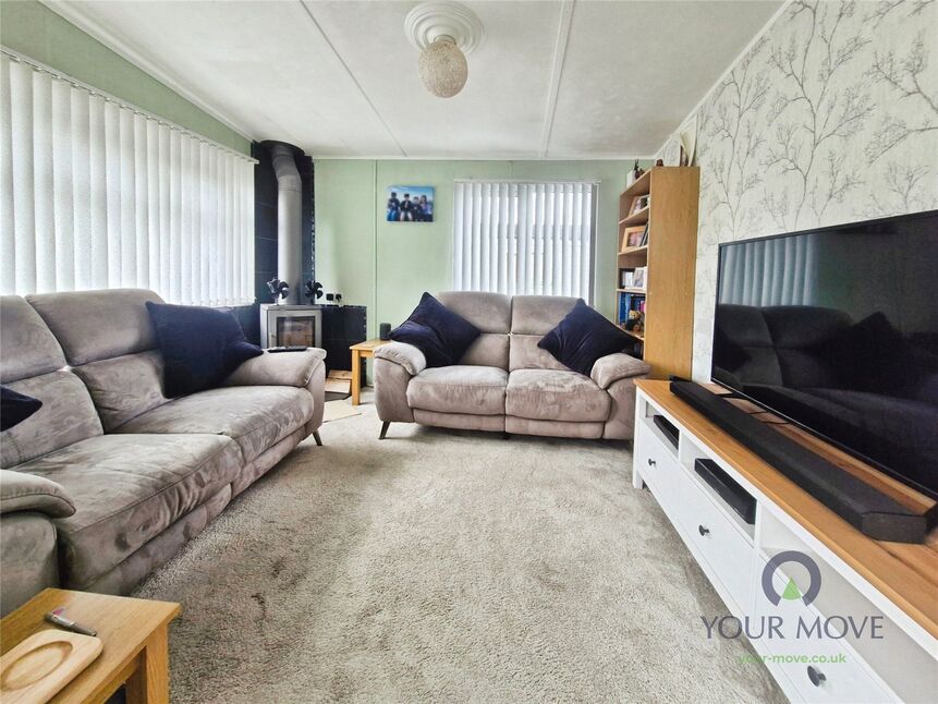 Kitchen / Lounge / Diner