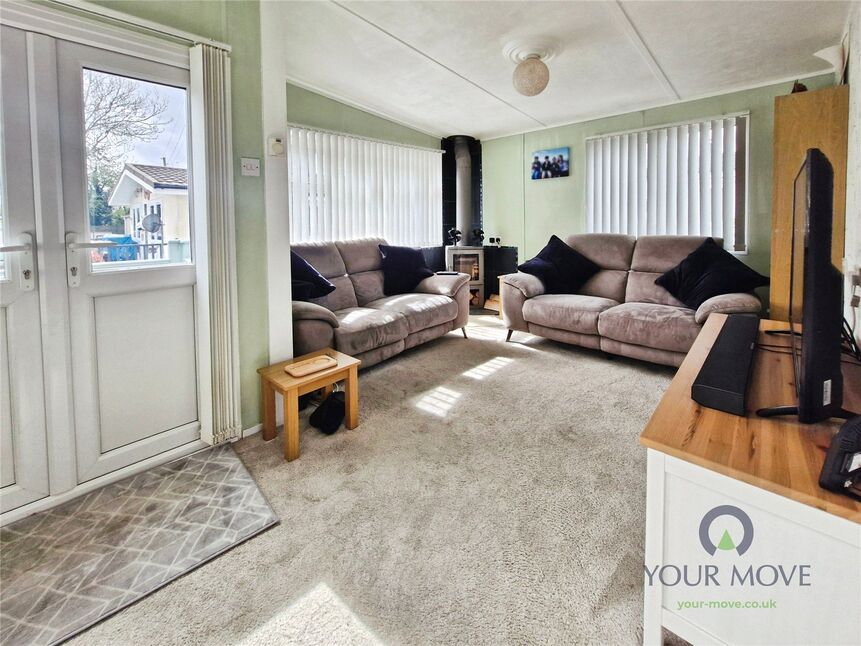 Kitchen / Lounge / Diner