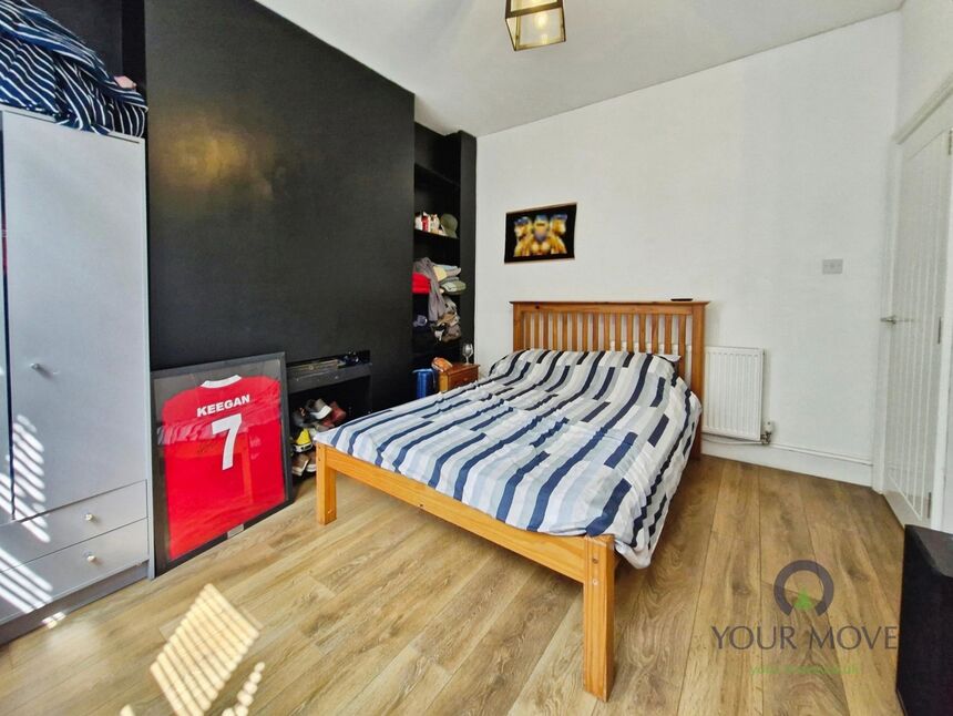 Lounge / Bedroom 5