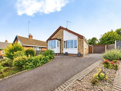 Holyoake Drive, 3 bedroom Detached Bungalow for sale, &pound;290,000