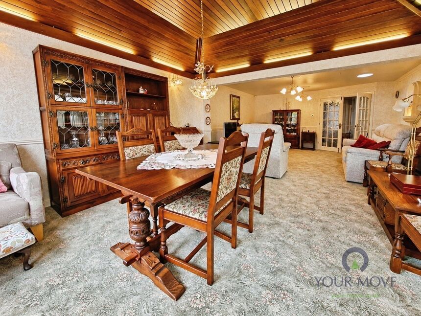 Lounge / Dining