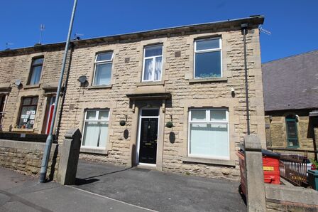 Park Road, 1 bedroom Flat to rent, &pound;550 pcm