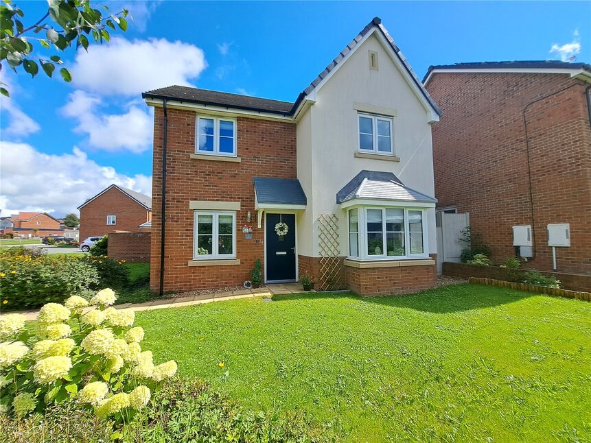 4 bedroom Detached House for sale, Green Field, Darwen, BB3 £335,000