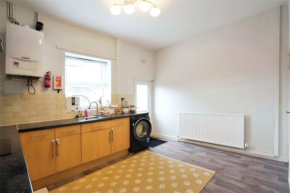 2 bedroom End Terrace House for sale, Scholes Street, Darwen, BB3 £95,000