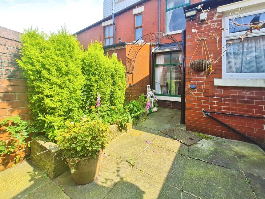 3 bedroom Mid Terrace House for sale, Windsor Road, Darwen, BB3 £110,000