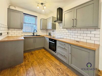 2 bedroom Mid Terrace House for sale