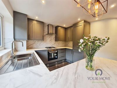 2 bedroom Mid Terrace Bungalow to rent