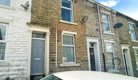 Kay Street, 2 bedroom Mid Terrace House to rent, £795 pcm