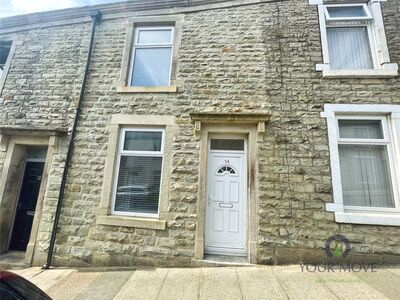 2 bedroom Mid Terrace House to rent