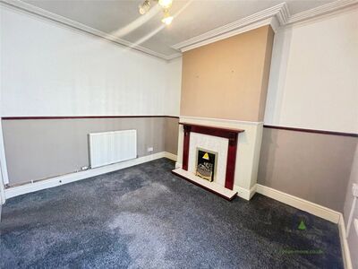 London Terrace, 2 bedroom Mid Terrace House to rent, £725 pcm
