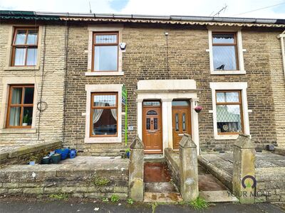 3 bedroom Mid Terrace House for sale
