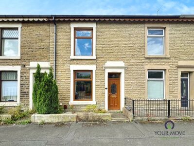 3 bedroom Mid Terrace House for sale